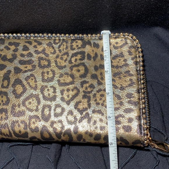 NWOT Leopard wristlet. - Picture 7 of 7